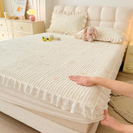 宜凡 2023新款牛奶绒夹棉绗缝绣花床笠三件套 路易-奶白