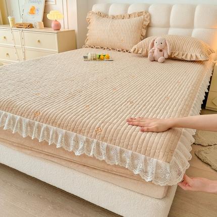 宜凡 2023新款牛奶绒夹棉绗缝绣花床笠三件套 路易-奶咖