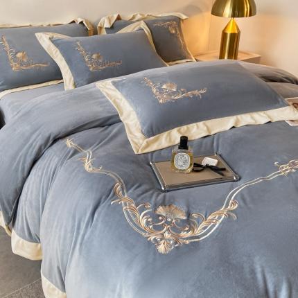 91家纺网 家纺一手货源 找家纺 （总）绘萱家居 2024新款美式绣花拼角婴儿绒四件套-蒂奥