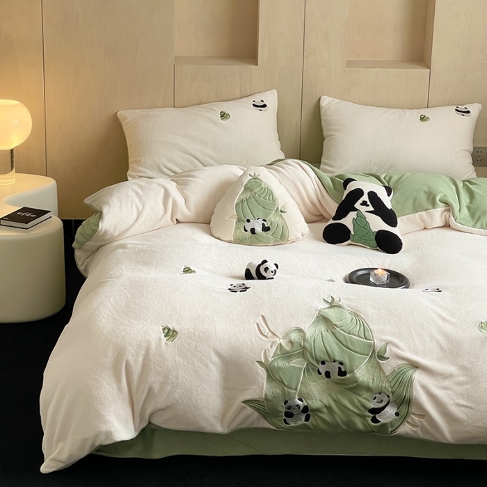 91家纺网 家纺一手货源 找家纺 安莱生活 2023年新品230克牛奶绒贴布绣系列四件套-夺笋系列 夺笋-春芽绿