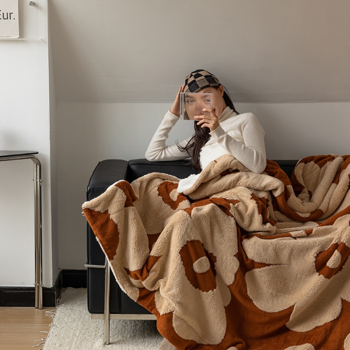 91家纺网 家纺一手货源 找家纺 安莱生活 2023新品专版锦芙绒太阳花毛毯 复古焦糖