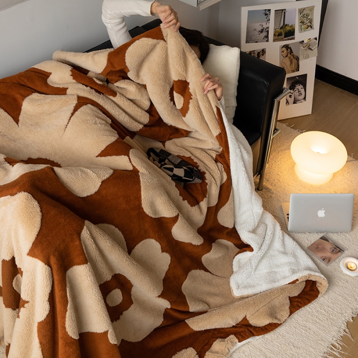 91家纺网 家纺一手货源 找家纺 安莱生活 2023新品专版锦芙绒太阳花毛毯 复古焦糖