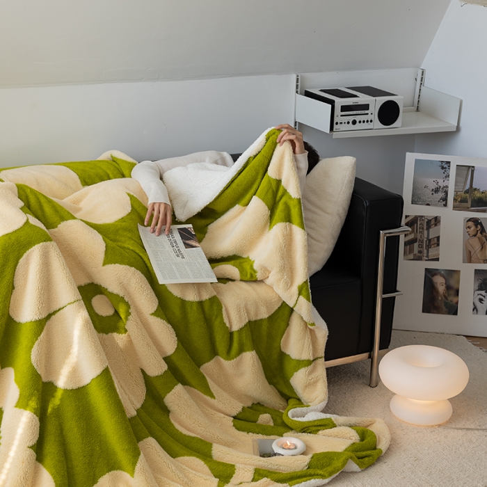 91家纺网 家纺一手货源 找家纺 安莱生活 2023新品专版锦芙绒太阳花毛毯 米绿苹果