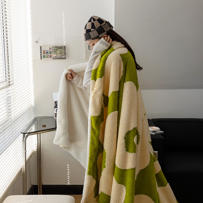 91家纺网 家纺一手货源 找家纺 安莱生活 2023新品专版锦芙绒太阳花毛毯 米绿苹果