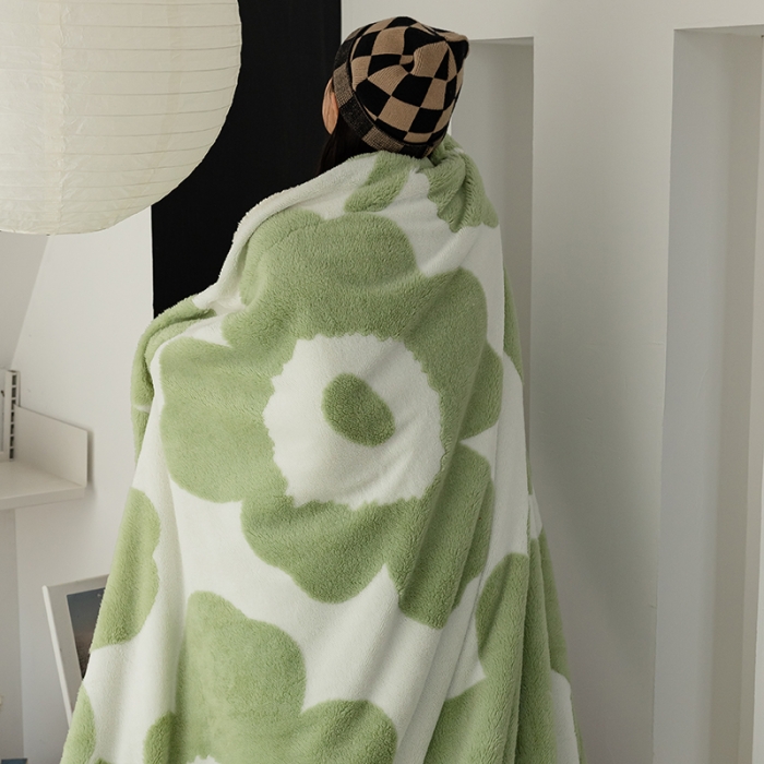 91家纺网 家纺一手货源 找家纺 安莱生活 2023新品专版锦芙绒太阳花毛毯 清新春绿