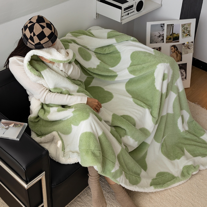 91家纺网 家纺一手货源 找家纺 安莱生活 2023新品专版锦芙绒太阳花毛毯 清新春绿