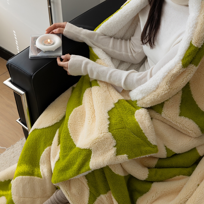 91家纺网 家纺一手货源 找家纺 安莱生活 2023新品专版锦芙绒太阳花毛毯 米绿苹果