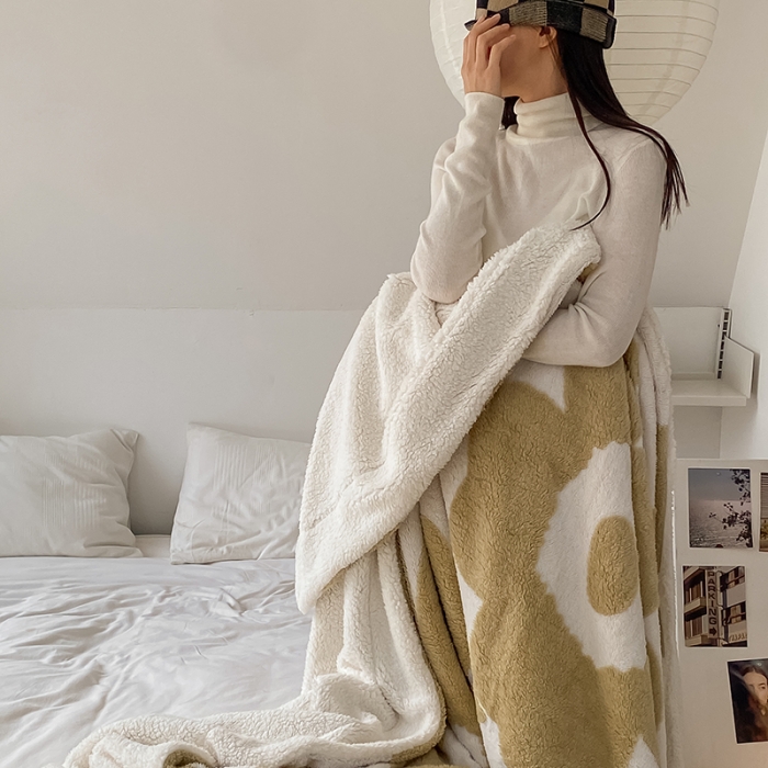 91家纺网 家纺一手货源 找家纺 安莱生活 2023新品专版锦芙绒太阳花毛毯 融融奶茶