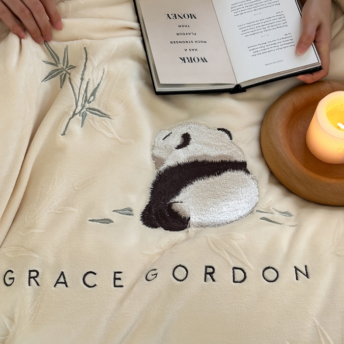 91家纺网 家纺一手货源 找家纺 安莱生活 2023专版锦芙牛奶绒苏绣四件套-花花思竹款-ins网红风 花花思竹-云白