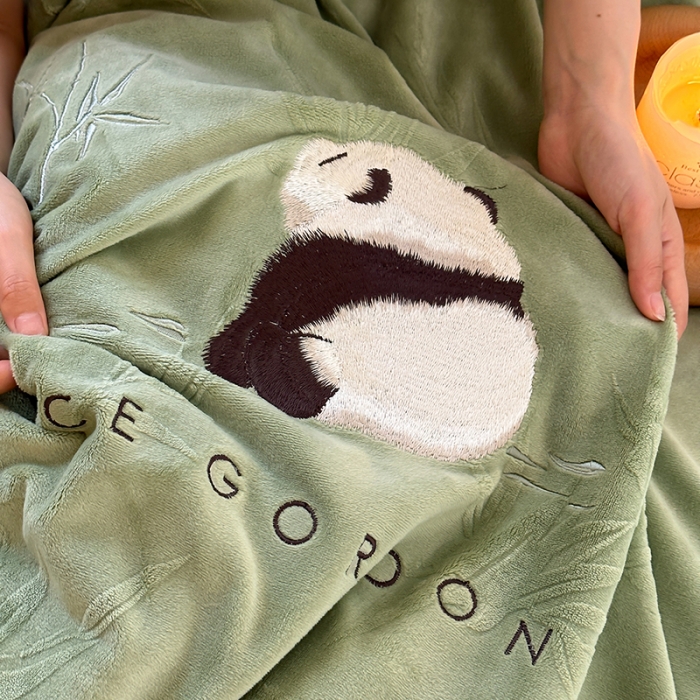 91家纺网 家纺一手货源 找家纺 安莱生活 2023专版锦芙牛奶绒苏绣四件套-花花思竹款-ins网红风 花花思竹-竹绿