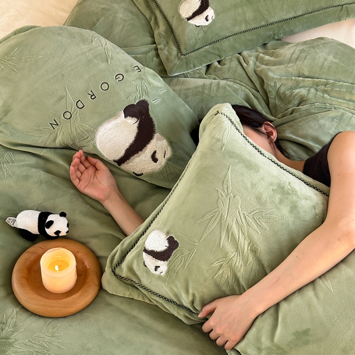 91家纺网 家纺一手货源 找家纺 安莱生活 2023专版锦芙牛奶绒苏绣四件套-花花思竹款-ins网红风 花花思竹-竹绿