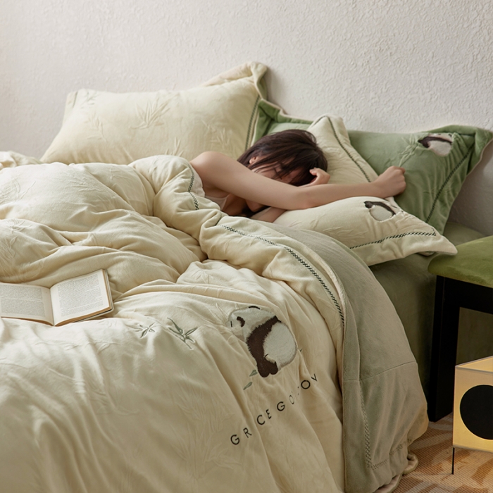 91家纺网 家纺一手货源 找家纺 总 安莱生活 2023专版锦芙牛奶绒苏绣四件套-花花思竹款-质感民宿风