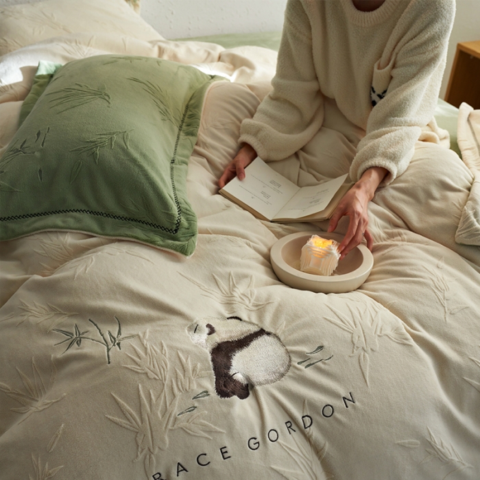 91家纺网 家纺一手货源 找家纺 总 安莱生活 2023专版锦芙牛奶绒苏绣四件套-花花思竹款-质感民宿风