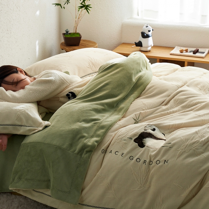 91家纺网 家纺一手货源 找家纺 总 安莱生活 2023专版锦芙牛奶绒苏绣四件套-花花思竹款-质感民宿风