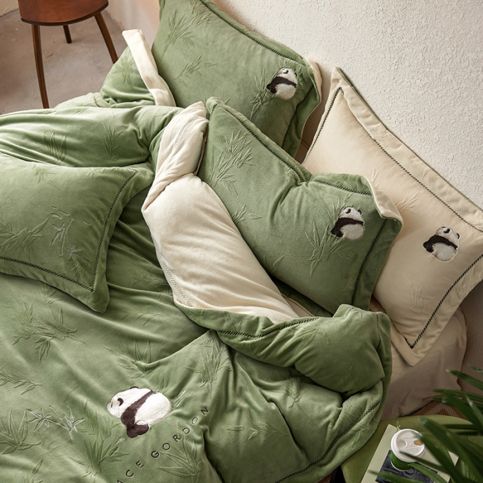 91家纺网 家纺一手货源 找家纺 安莱生活 2023专版锦芙牛奶绒苏绣四件套-花花思竹款-质感民宿风 花花思竹-竹绿