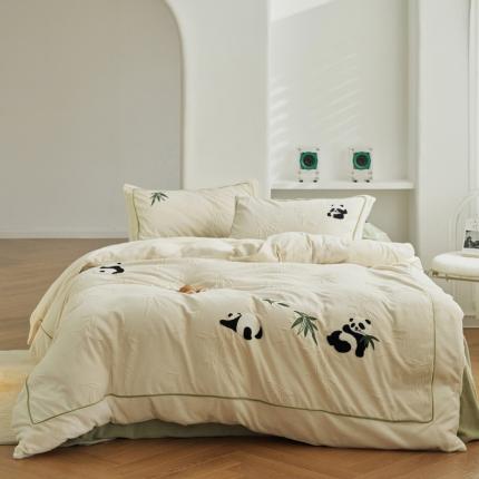 91家纺网 家纺一手货源 找家纺 总安莱生活2023专版锦芙牛奶绒毛巾绣四件套情绪熊猫款-清新自然光风格