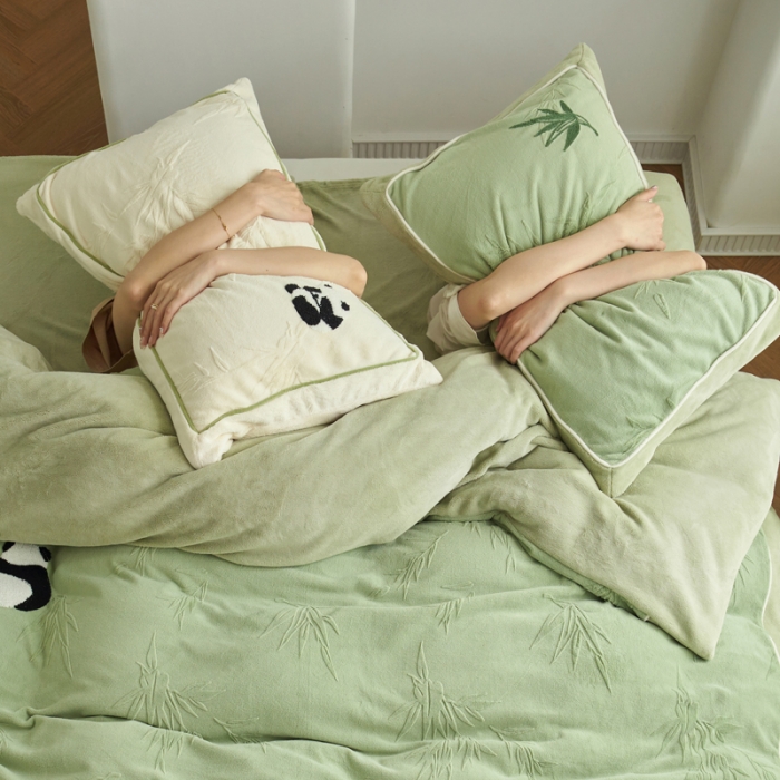 91家纺网 家纺一手货源 找家纺 安莱生活2023专版锦芙牛奶绒毛巾绣四件套-情绪熊猫款-清新自然光风格 情绪熊猫-绿竹