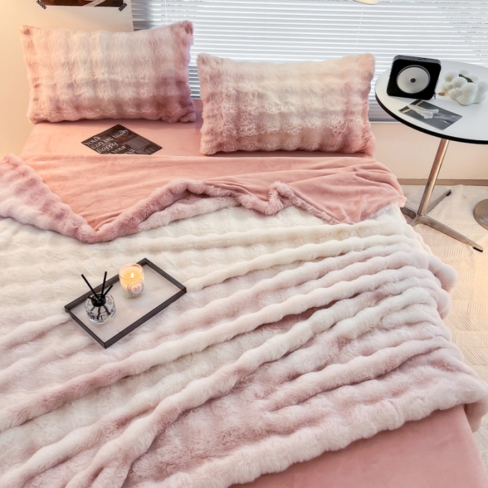 91家纺网 家纺一手货源 找家纺 金爱家 2023新款七彩大泡泡兔兔绒兔毛绒四件套 七彩粉