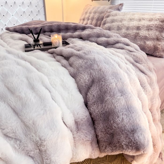 91家纺网 家纺一手货源 找家纺 金爱家 2023新款七彩大泡泡兔兔绒兔毛绒四件套 七彩紫