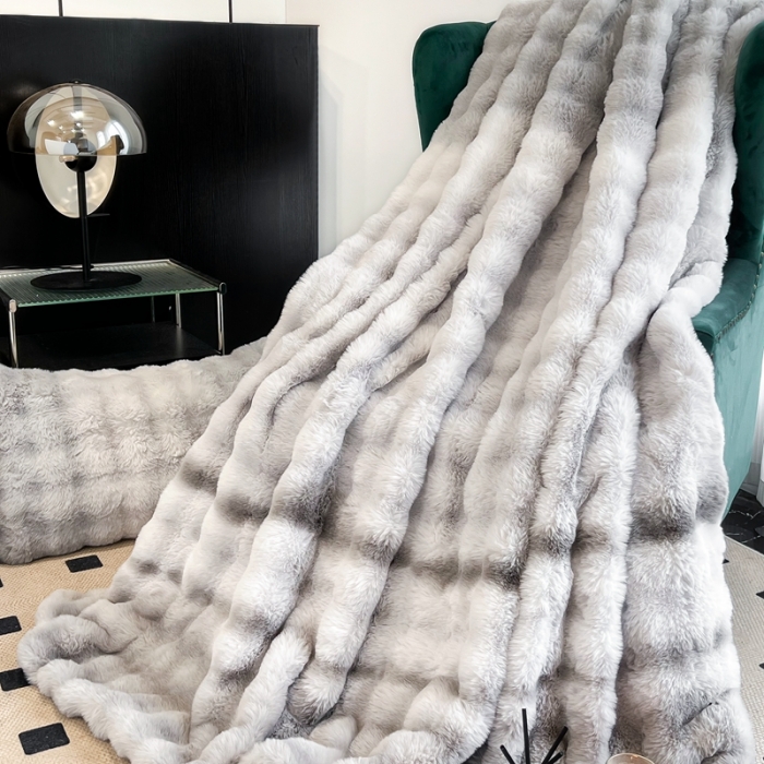 91家纺网 家纺一手货源 找家纺 金爱家 2023新款七彩大泡泡兔兔绒兔毛绒毛毯 七彩灰