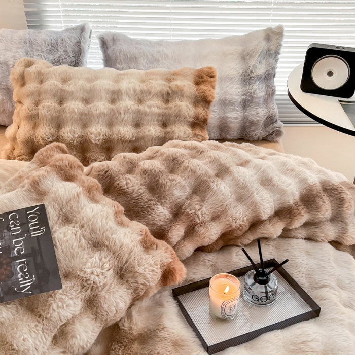 91家纺网 家纺一手货源 找家纺 金爱家 2023新款七彩大泡泡兔兔绒兔毛绒毛毯 七彩咖