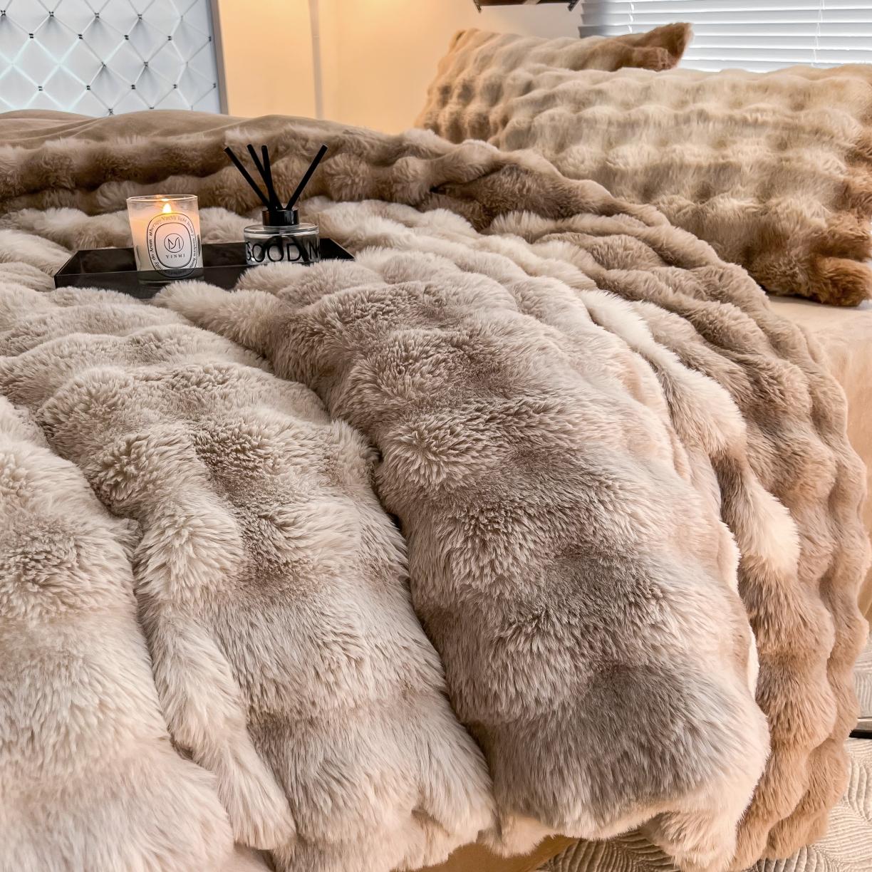 91家纺网 家纺一手货源 找家纺 金爱家 2023新款七彩大泡泡兔兔绒兔毛绒毛毯 七彩咖