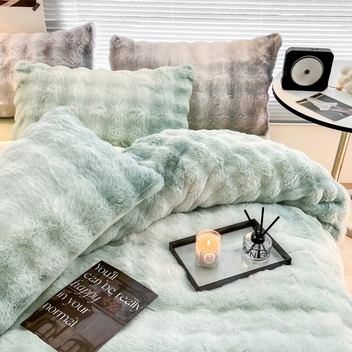 91家纺网 家纺一手货源 找家纺 金爱家 2023新款七彩大泡泡兔兔绒兔毛绒毛毯 七彩绿