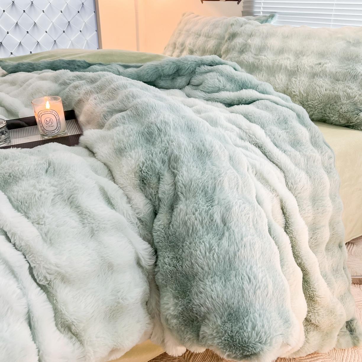 91家纺网 家纺一手货源 找家纺 金爱家 2023新款七彩大泡泡兔兔绒兔毛绒毛毯 七彩绿