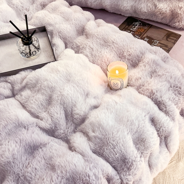 91家纺网 家纺一手货源 找家纺 金爱家 2023新款七彩大泡泡兔兔绒兔毛绒毛毯 七彩紫