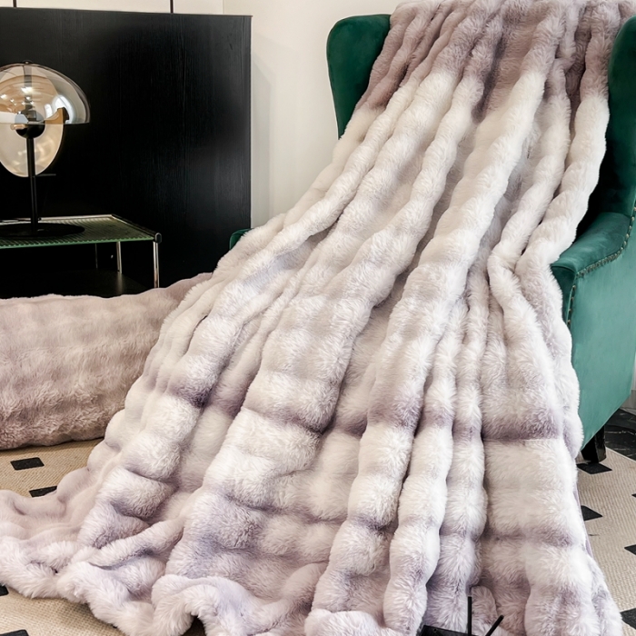 91家纺网 家纺一手货源 找家纺 金爱家 2023新款七彩大泡泡兔兔绒兔毛绒毛毯 七彩紫