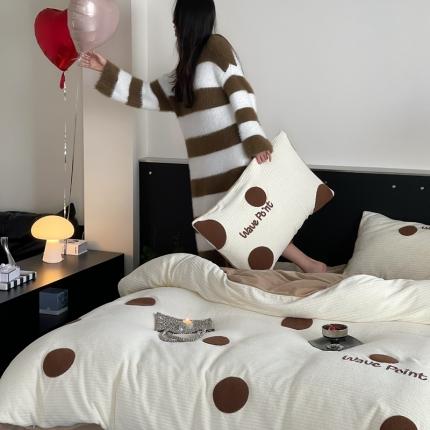 初拾 2023新款牛奶绒提花毛巾绣系列四件套 波点