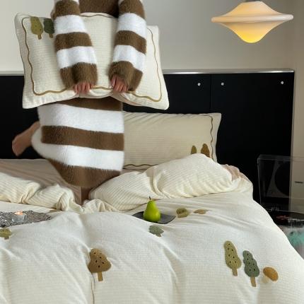 初拾 2023新款牛奶绒提花毛巾绣系列四件套 小森林