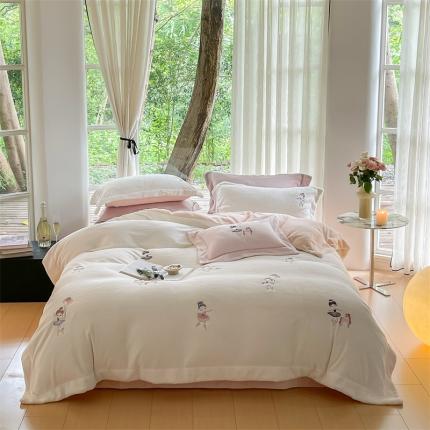 91家纺网 家纺一手货源 找家纺 （总）名品优仓 2023新款高克重牛奶绒绣花四件套-芭蕾仙子