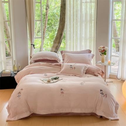 91家纺网 家纺一手货源 找家纺 （总）名品优仓 2023新款高克重牛奶绒绣花四件套-芭蕾仙子