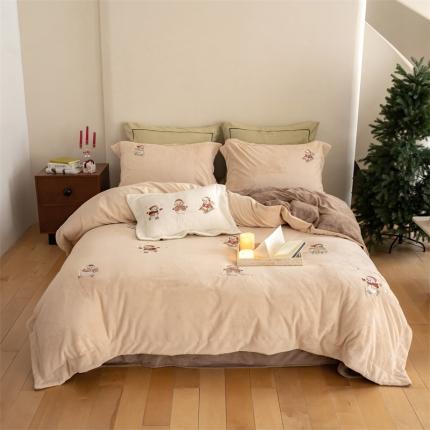 91家纺网 家纺一手货源 找家纺 名品优仓 2023新款高克重牛奶绒绣花四件套-冰雪奇缘 冰雪奇缘- 香槟色