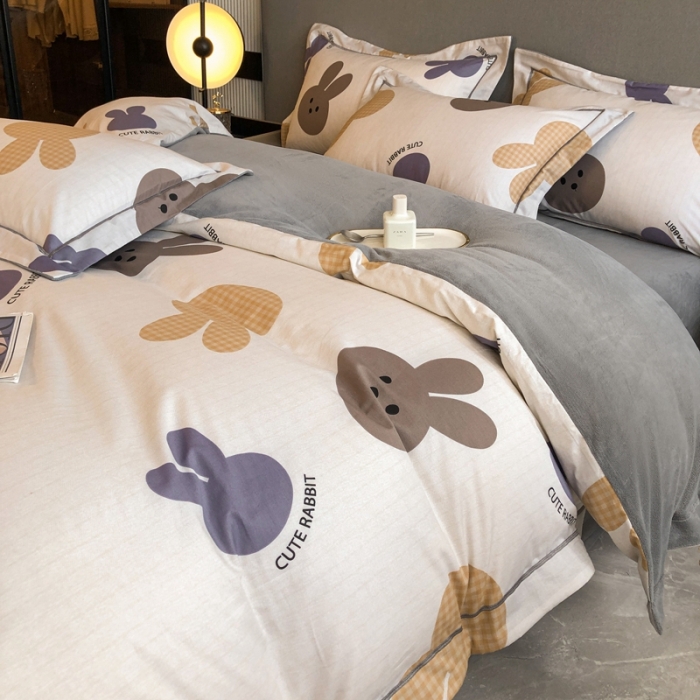 91家纺网 家纺一手货源 找家纺 大宽边A纯棉B牛奶绒四件套133*72全棉加绒法兰宝宝兔绒水晶 兔宝