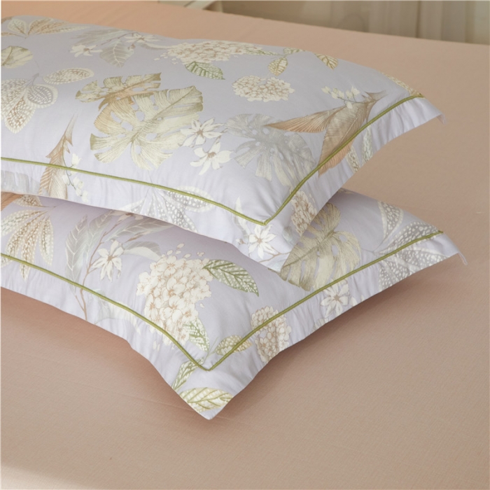 91家纺网 家纺一手货源 找家纺 沐白 2023全棉13376花卉条格系列印花四件套 铃兰花语-灰