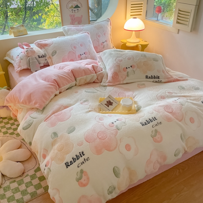 91家纺网 家纺一手货源 找家纺 慕尚 2025新款5D雪花绒四件套系列 草莓兔