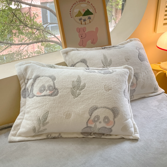 91家纺网 家纺一手货源 找家纺 慕尚 2025新款5D雪花绒四件套系列 黑白熊