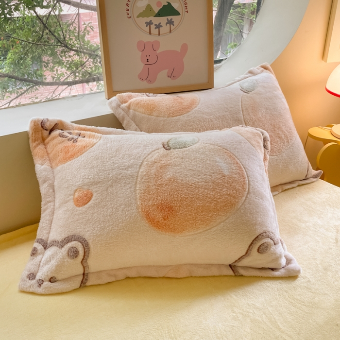 91家纺网 家纺一手货源 找家纺 慕尚 2025新款5D雪花绒四件套系列 桔子熊