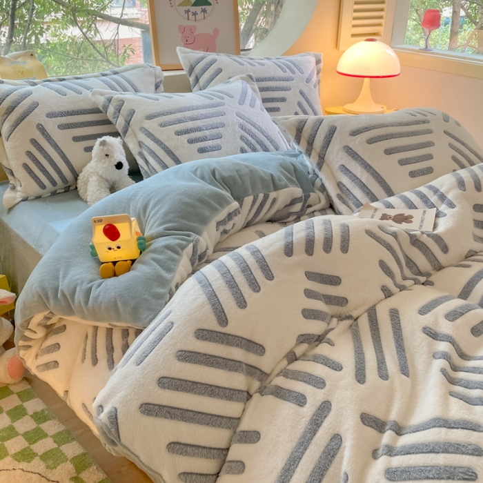 91家纺网 家纺一手货源 找家纺 慕尚 2025新款5D雪花绒四件套系列 素蓝