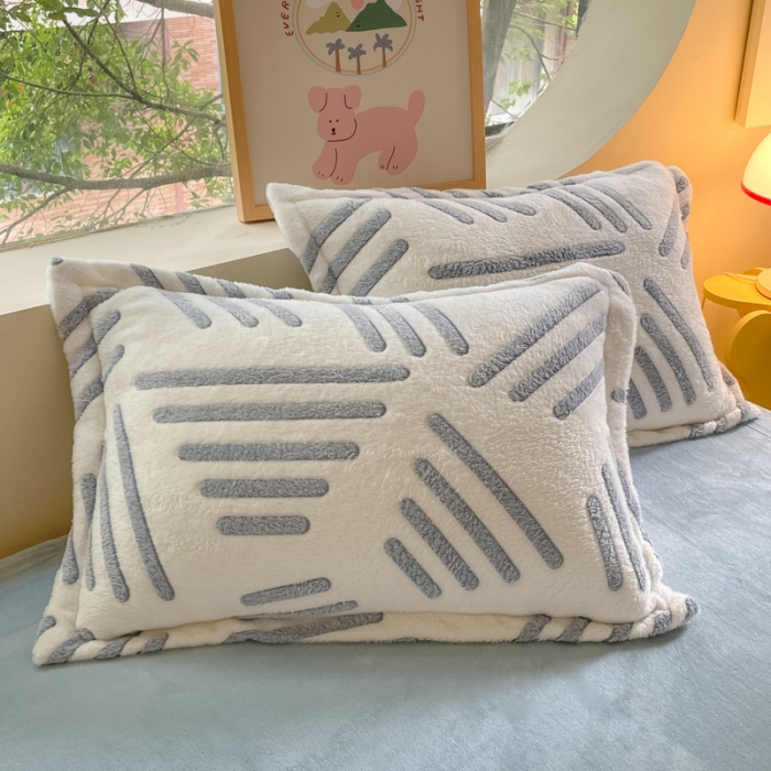 91家纺网 家纺一手货源 找家纺 慕尚 2025新款5D雪花绒四件套系列 素蓝