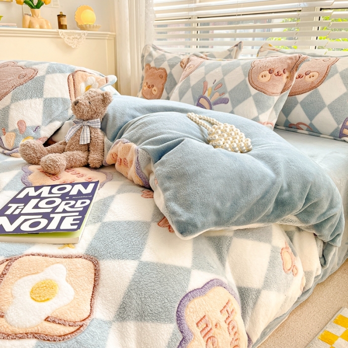 91家纺网 家纺一手货源 找家纺 慕尚 2025新款5D雪花绒四件套系列 甜蜜小熊