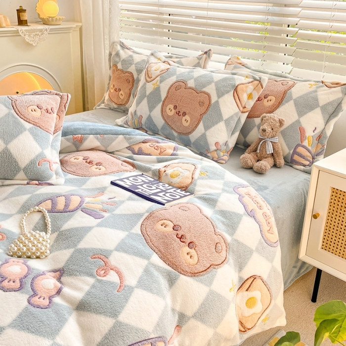 91家纺网 家纺一手货源 找家纺 慕尚 2025新款5D雪花绒四件套系列 甜蜜小熊