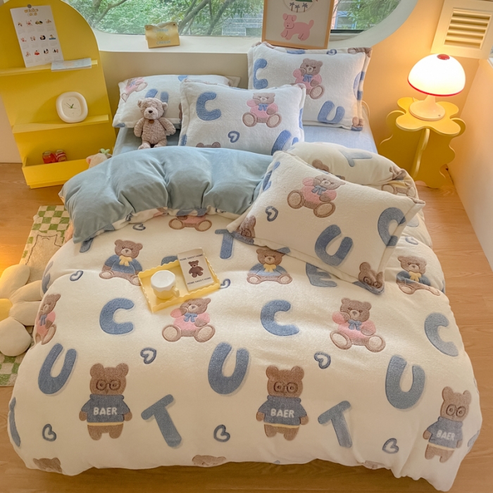 91家纺网 家纺一手货源 找家纺 慕尚 2025新款5D雪花绒四件套系列 字母熊