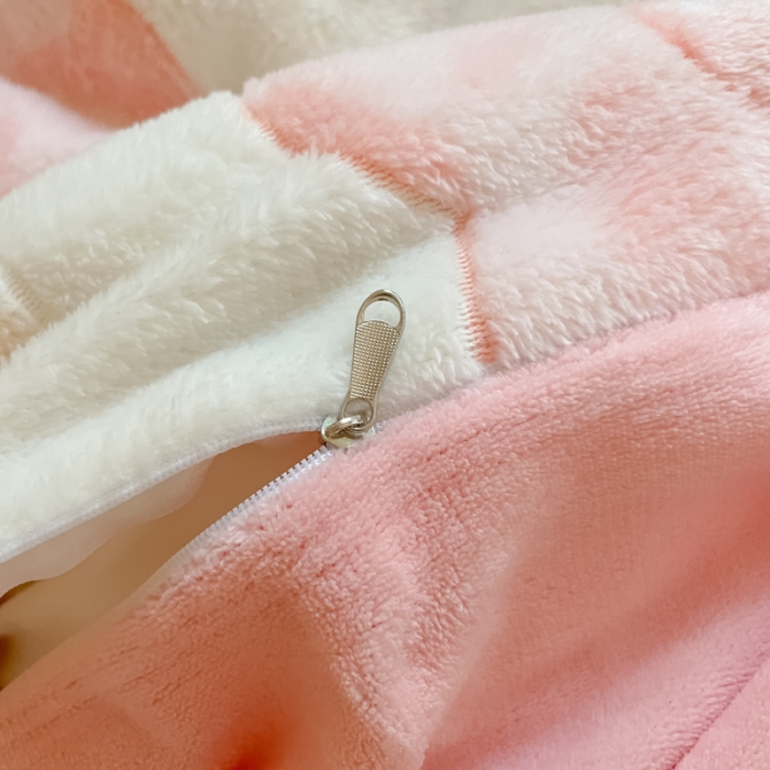 91家纺网 家纺一手货源 找家纺 慕尚 2025新款5D雪花绒单品系列-单被套 草莓兔