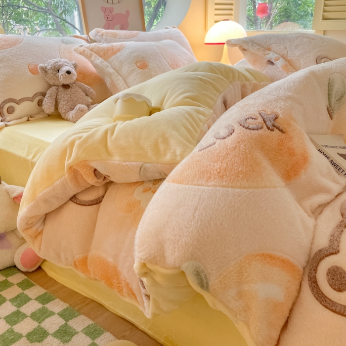 91家纺网 家纺一手货源 找家纺 慕尚 2025新款5D雪花绒单品系列-单被套 桔子熊