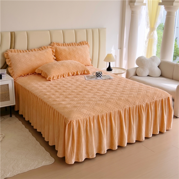 91家纺网 家纺一手货源 找家纺 十个点家纺 2024新款牛奶绒单床裙-欣雅 金驼色