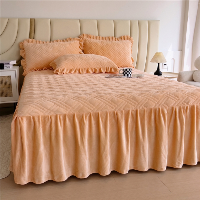 91家纺网 家纺一手货源 找家纺 十个点家纺 2024新款牛奶绒单床裙-欣雅 金驼色