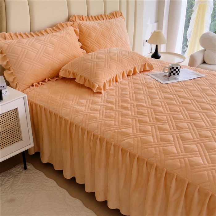 91家纺网 家纺一手货源 找家纺 十个点家纺 2024新款牛奶绒单床裙-欣雅 金驼色